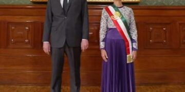👗✨ Vestido histórico en el 215° Grito de Independencia