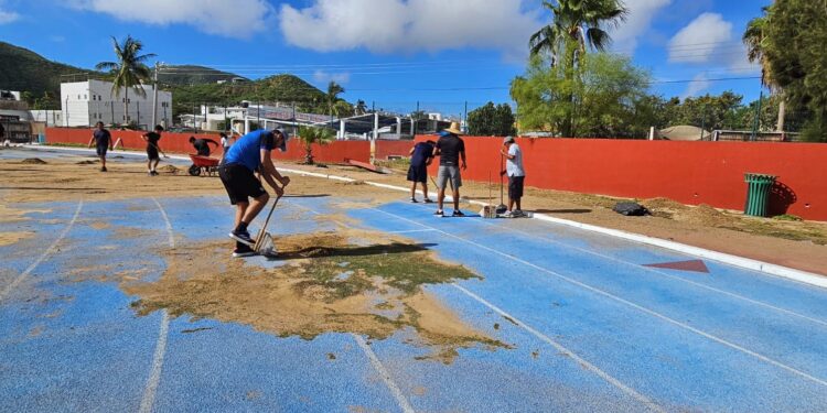 Realizan de limpieza en espacios deportivos de Cabo San Lucas