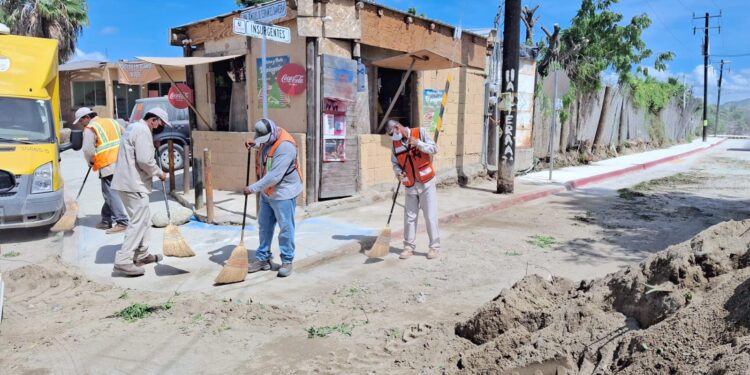 Realizan limpieza y mantenimiento urbano en Santa Rosa SJC
