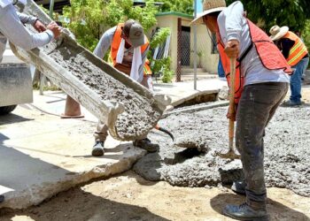 Con el programa Cazabaches se atienden afectaciones en vialidades de Los Cabos