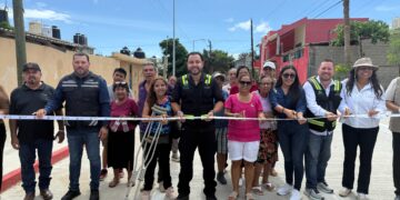 Inaugura alcalde Los Cabos pavimentación integral en la colonia 4 de Marzo en Cabo San Lucas