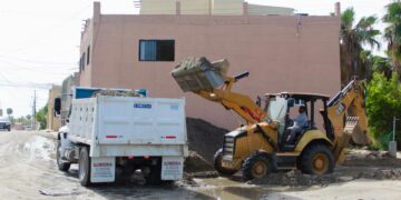 Intensifica Servicios Públicos trabajos de rehabilitación y mantenimiento de vialidades en Cabo San Lucas