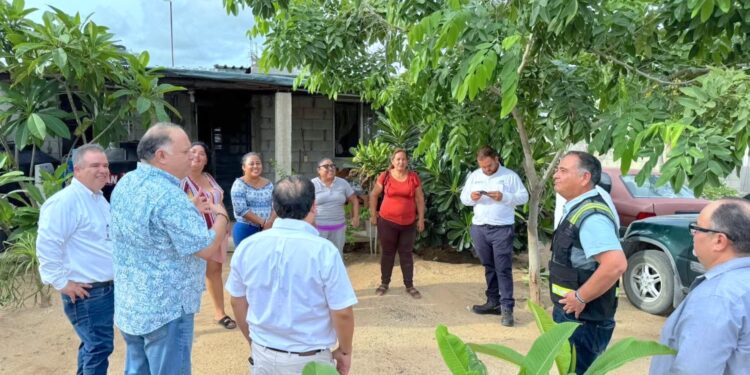 Supervisan avance de electrificación en colonia La Ballena en San José del Cabo