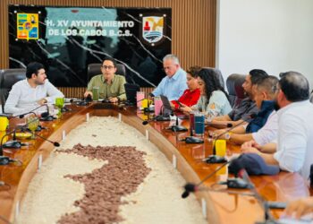 Autoridades municipales revisan los avances en la actualización del sistema catastral