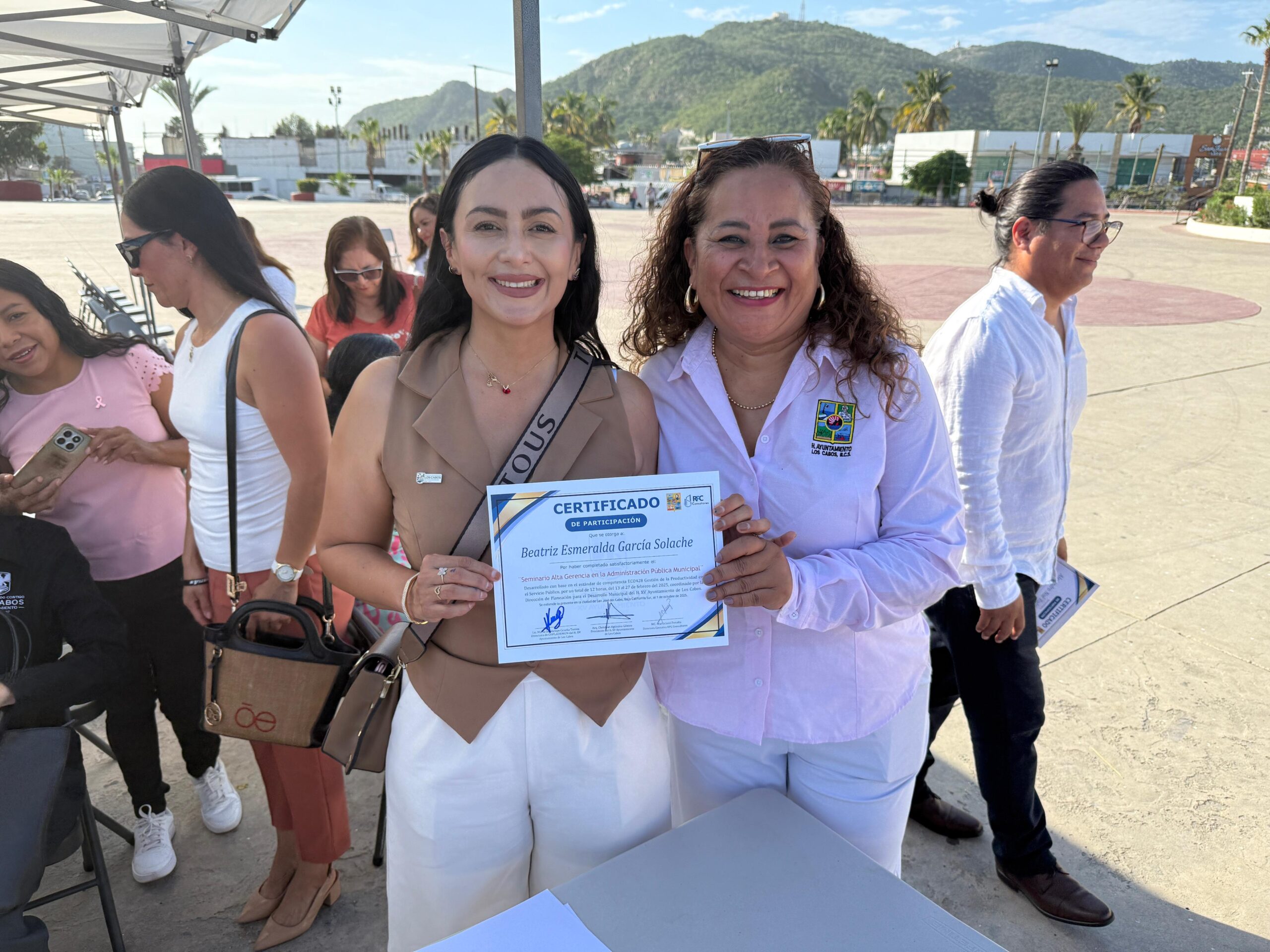 Entregan certificados del seminario “Alta Gerencia en la Administración Pública Municipal” en Los Cabos