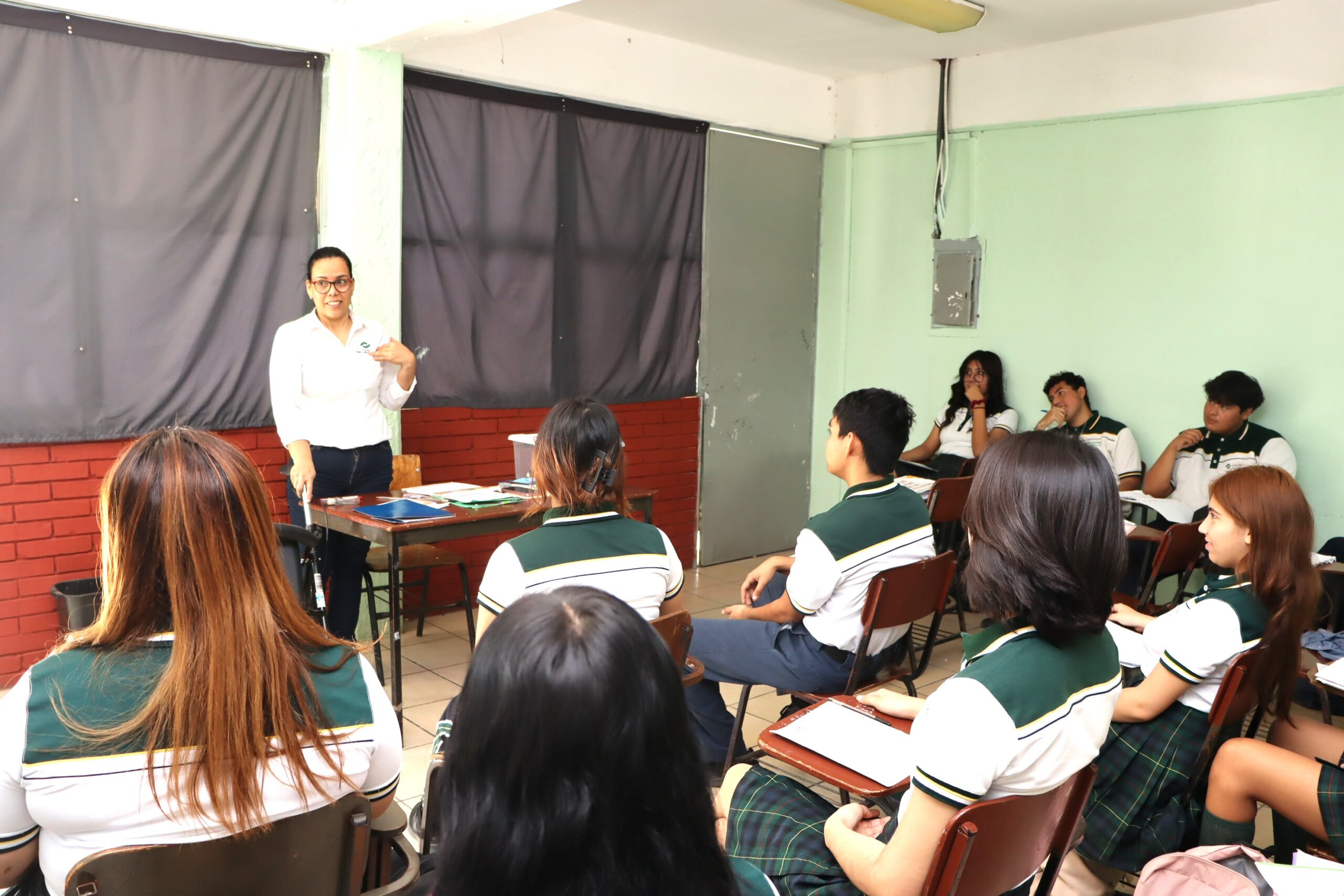 Baja California Sur destaca a nivel nacional en cobertura de bachillerato