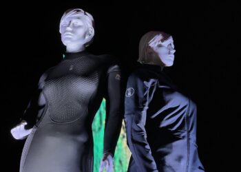 La Paz se posiciona como líder internacional en buceo con traje sostenible “XENOS”