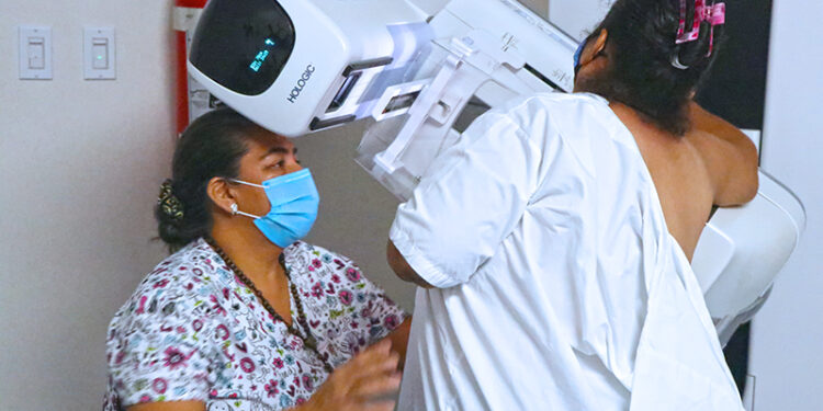 Salud Estatal refuerza la campaña de mastografías gratuitas dirigidas a mujeres de 40 a 69 años
