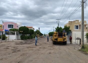 Inicia Gobierno del Estado la reconstrucción de calles en la colonia Camino Real en La Paz