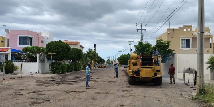 Inicia Gobierno del Estado la reconstrucción de calles en la colonia Camino Real en La Paz
