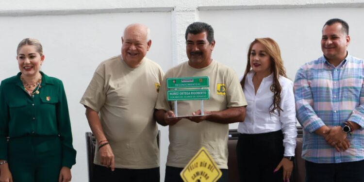 Encabeza gobernador Víctor Castro la celebración del 92 aniversario de la JEC