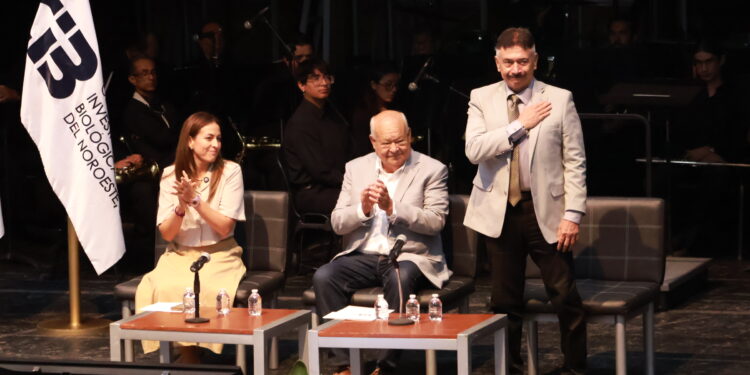 Gobernador Víctor Castro reconoce 50 años de aportación científica del CIBNOR