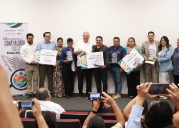 Entrega Gobernador VCC reconocimientos del Premio Nacional de Contraloría Social, fase estatal