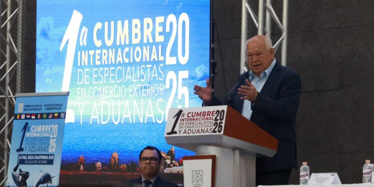 Gobernador VCC inaugura Primera Cumbre Internacional de Especialistas en Comercio Exterior y Aduanas 2025