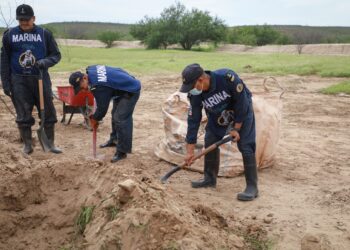 Avanza Ayuntamiento de La Paz con retiro de residuos peligrosos en la zona de Las Pocitas