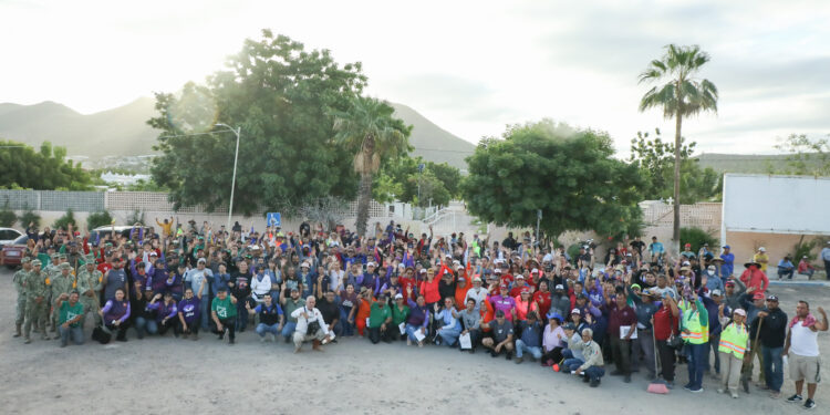 Encabeza Milena Quiroga jornada de limpieza en el panteón de Los San Juanes