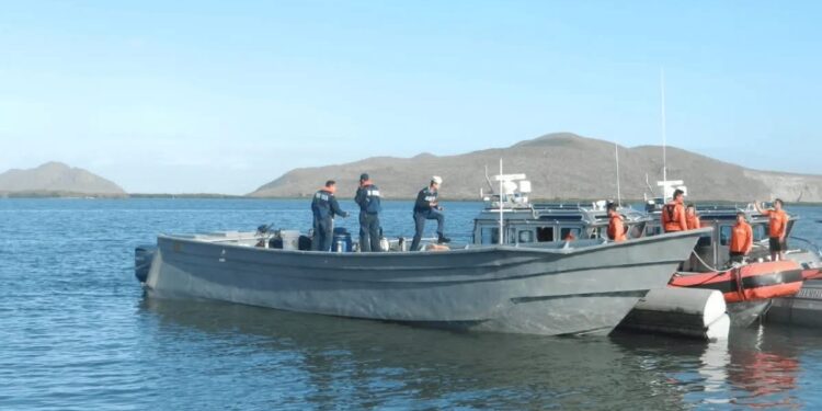 🚨 Semar rescata a 28 menores presuntamente secuestrados en altamar, frente a La Paz, BCS 🌊