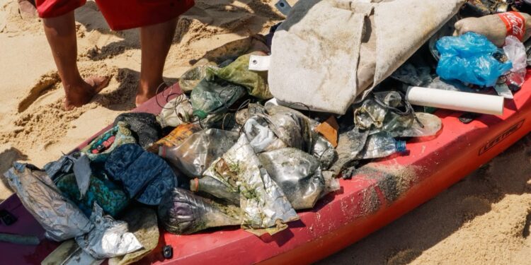 Realiza ZOFEMAT jornada de limpieza subacuática en la bahía El Médano