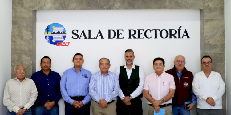 ISSSTE y UABCS buscan fortalecer lazos de colaboración a través de un convenio institucional