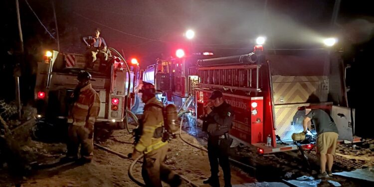 Atiende Ayuntamiento de Los Cabos a familias afectadas por incendio en la colonia Lagunitas