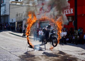 Conmemoran en Cabo San Lucas el CXV Aniversario de la Revolución Mexicana con desfile cívico-deportivo