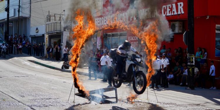 Conmemoran en Cabo San Lucas el CXV Aniversario de la Revolución Mexicana con desfile cívico-deportivo
