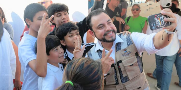 Más de 700 estudiantes son beneficiados con la construcción de jardín de niños, primaria, secundaria y preparatoria 
