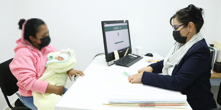 Aplican vacuna BCG contra la tuberculosis en unidades médicas estatales