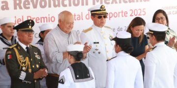 Preside Gobernador VCC ceremonia y desfile cívico-deportivo por el CXV Aniversario de la Revolución Mexicana