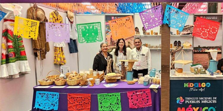 Todos Santos destaca en el Tianguis Nacional de Pueblos Mágicos 2025