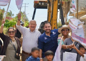 Inicia pavimentación integral con concreto hidráulico de la calle Tiburón en colonia Los Cangrejos de Cabo San Lucas