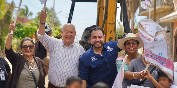 Inicia pavimentación integral con concreto hidráulico de la calle Tiburón en colonia Los Cangrejos de Cabo San Lucas