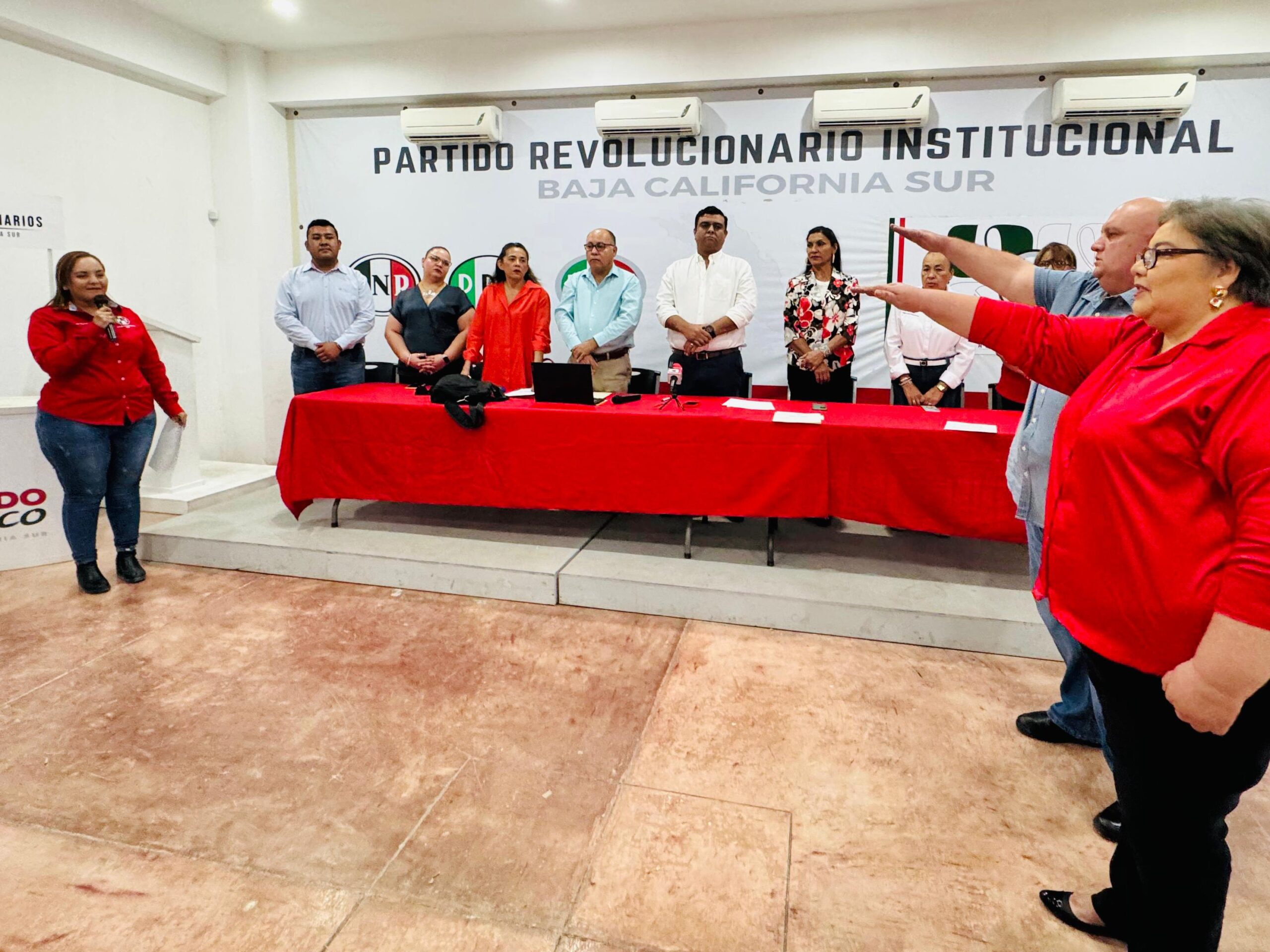 “Asume responsabilidad nueva dirigencia del PRI La Paz”