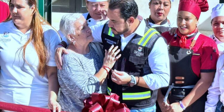 Entrega Christian Agúndez obra de rehabilitación de Casa Peregrino en San José del Cabo