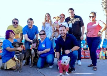 Compromiso con el bienestar animal; se suma alcalde Christian Agúndez al Croquetón en La Paz BCS