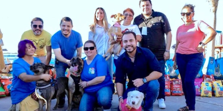 Compromiso con el bienestar animal; se suma alcalde Christian Agúndez al Croquetón en La Paz BCS