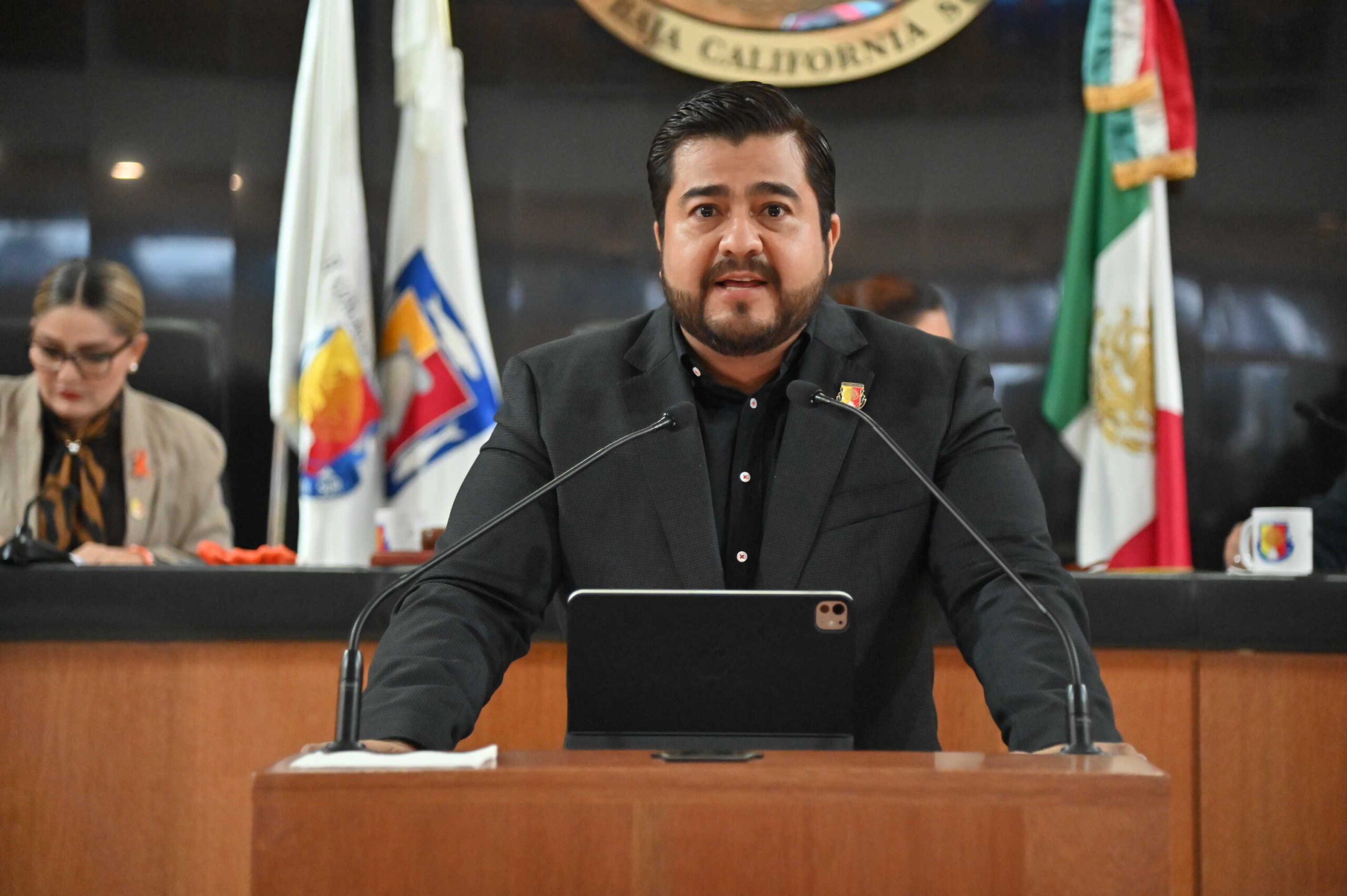 Diputado Omar Torres Orozco presenta iniciativa para implementar cámaras corporales en la policía de BCS