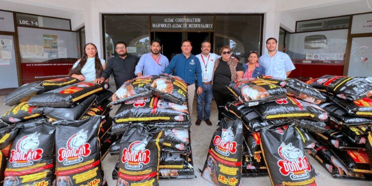 Recibe Ayuntamiento de Los Cabos donación de insumos para fortalecer bienestar animal