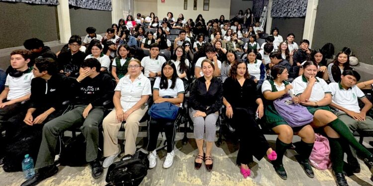 Realizan en Los Cabos encuentro con más de 300 estudiantes para visibilizar derechos de la mujer