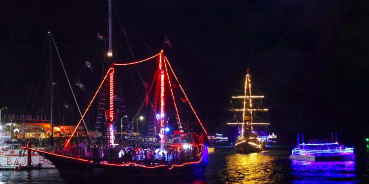 Celebran con éxito el Festival Náutico “Mar y Christmas” en la bahía de Cabo San Lucas