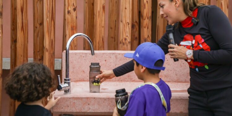 Inaugura Milena Quiroga Bebedero Bienestar en Centro Deportivo “El Piojillo”