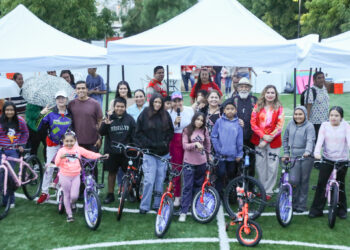 Milena Quiroga encabeza la segunda posada navideña en el Fraccionamiento San Carlos