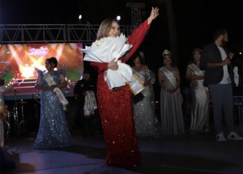 Ana Sofia y Ángel Andraca, electos Reyes del Carnaval La Paz 2026 “Reinas del Cambio”