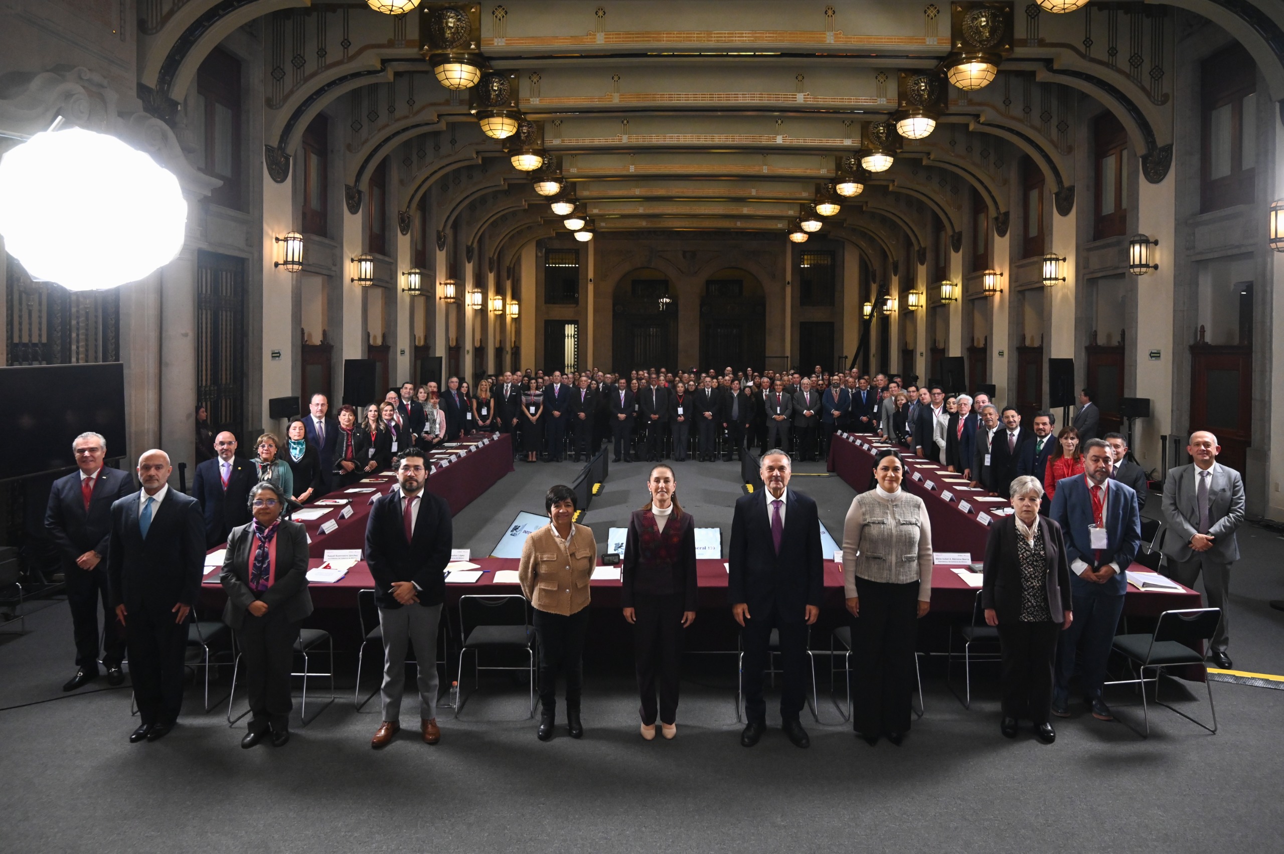 ENCABEZA PRESIDENTA CLAUDIA SHEINBAUM ASAMBLEA GENERAL DEL INFONAVIT
