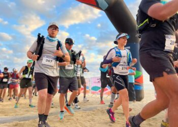 Participan más de mil competidores de 19 países en la carrera pedestre Mar a Mar 2025