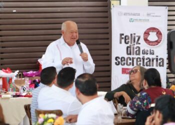 Reconoce Gobernador Víctor Castro labor de secretarias de la Secretaría de Salud