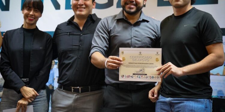 Entrega Ayuntamiento de Los Cabos apoyos de los programas “Impulso Emprendedor” y “Apoyo Madre Joven”