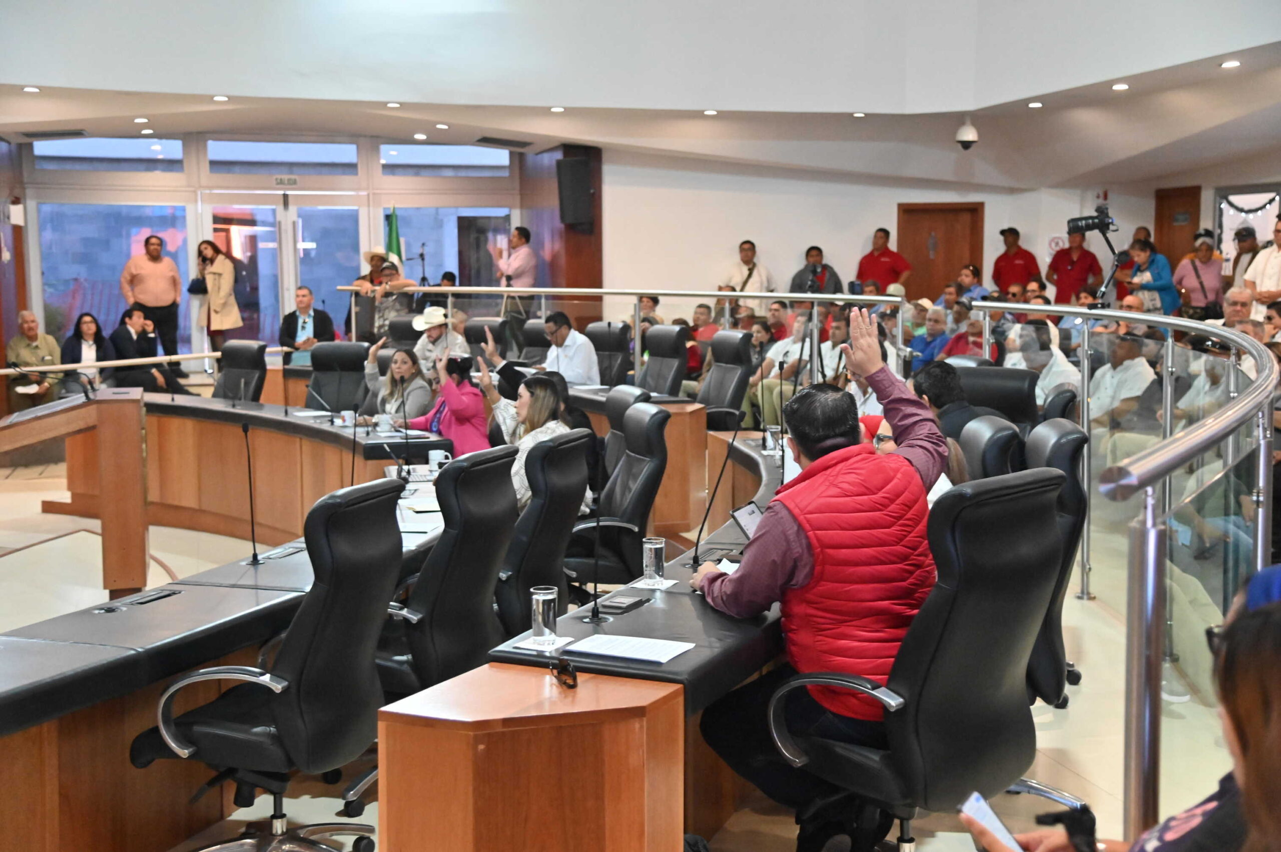 Aprueban reformas a la Ley Burocrática en materia de lactancia materna