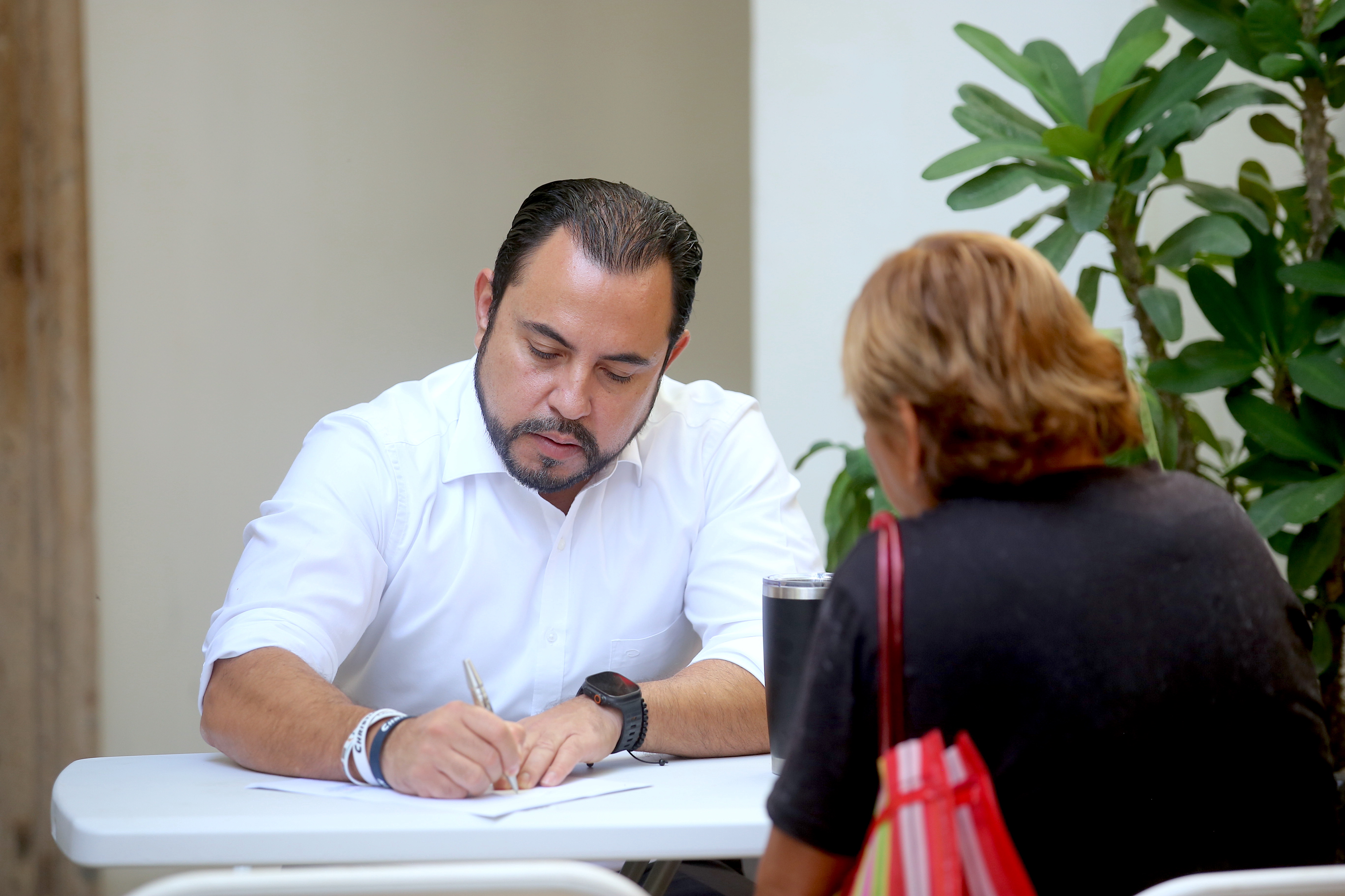 Alcalde de Los Cabos Christian Agúndez consolida la cercanía ciudadana como política permanente; atiende necesidades sociales