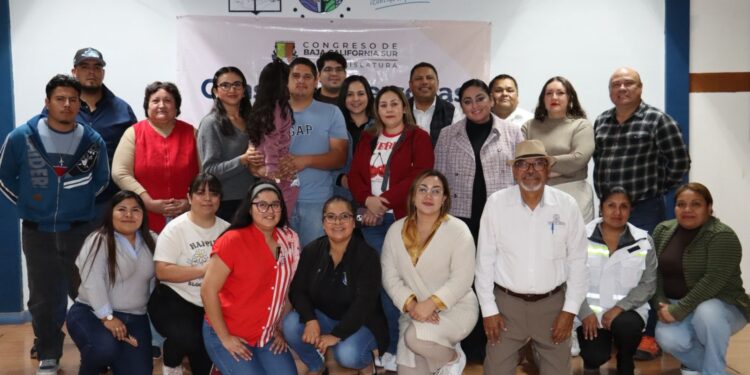 Conmemoran el 51 Aniversario de la Constitución de BCS